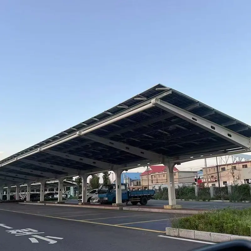 Solární fotovoltaický přístřešek pro auto